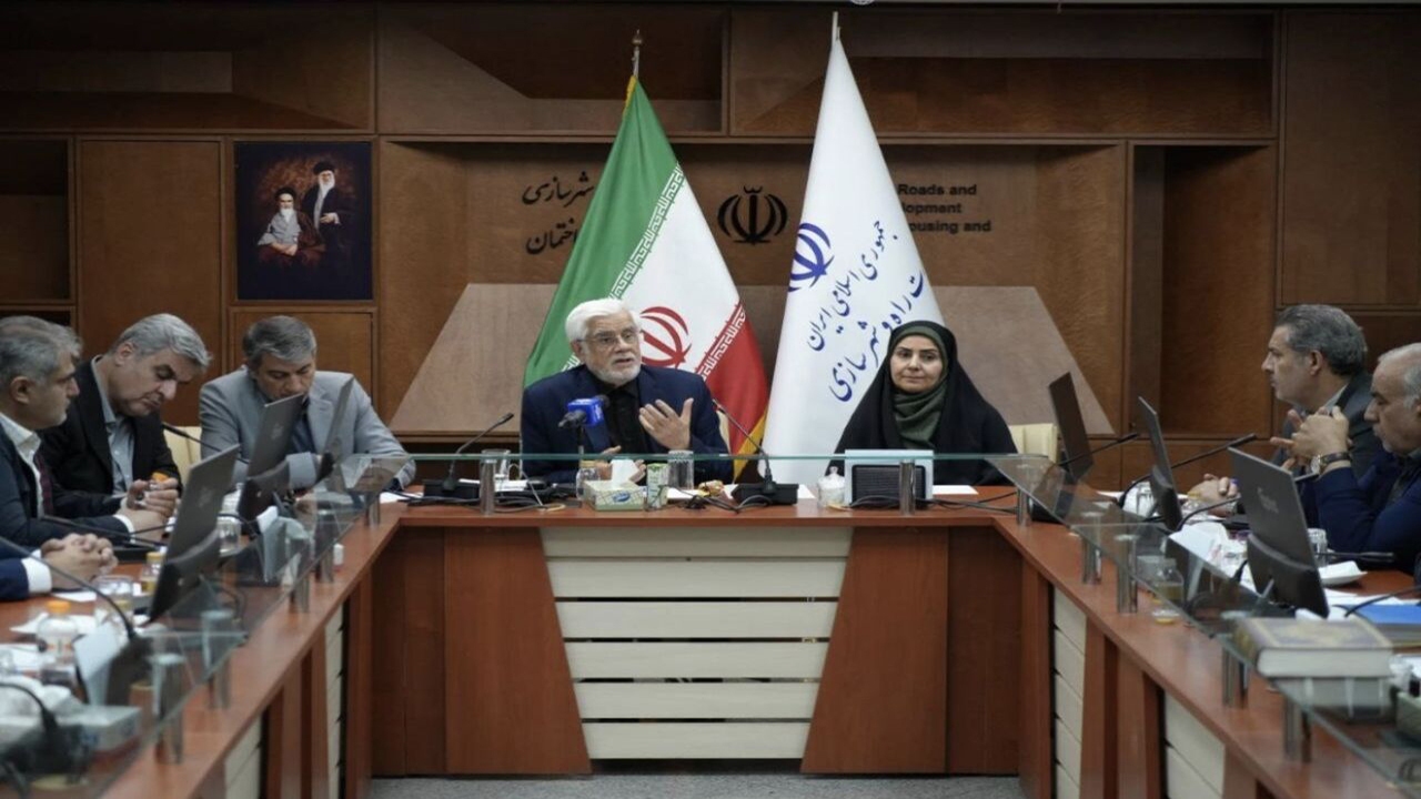 عارف: طرح جامعی برای بازسازی مناطق آسیب‌دیده از حملات رژیم صهیونی تدوین شود