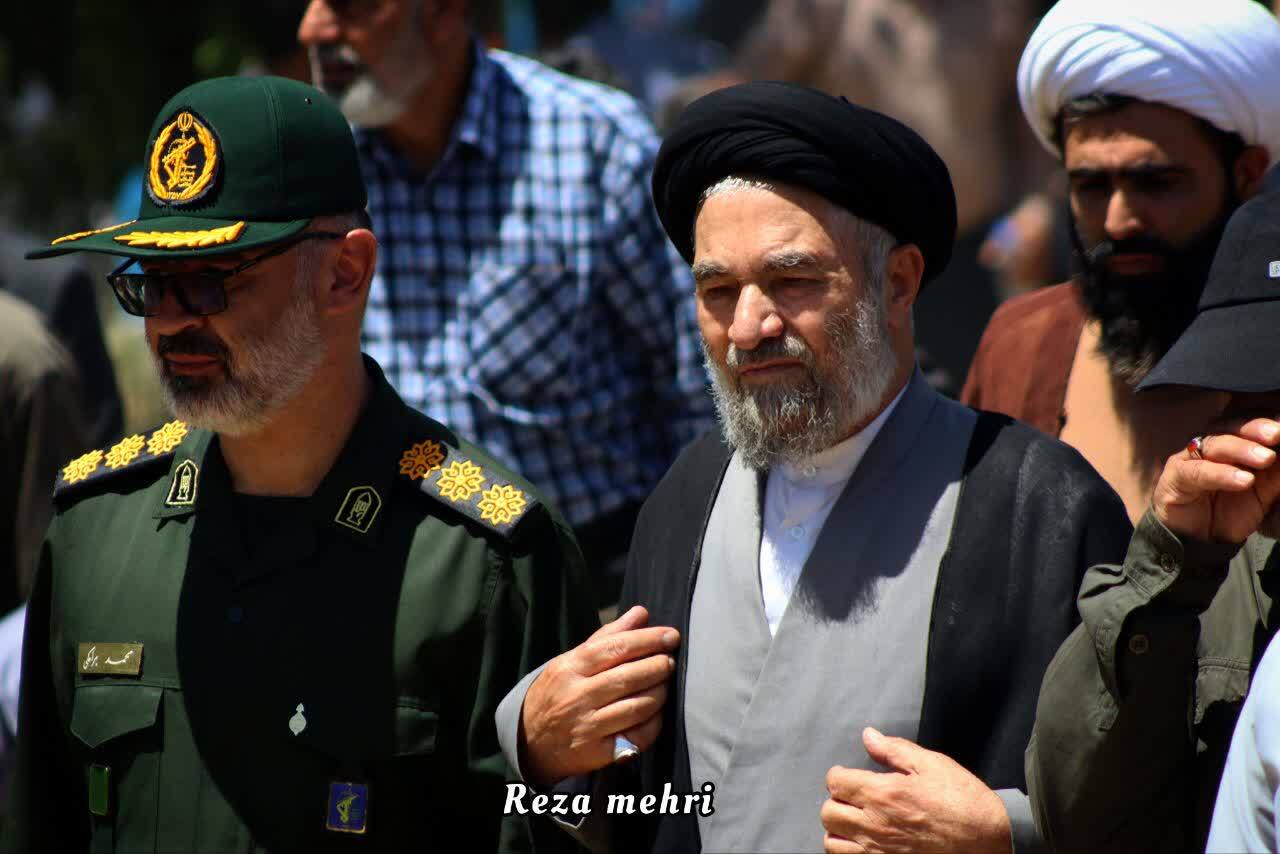 مراسم تشییع شهدا در روستای گلچهران مراسم تشییع شهدا در روستای گلچهران