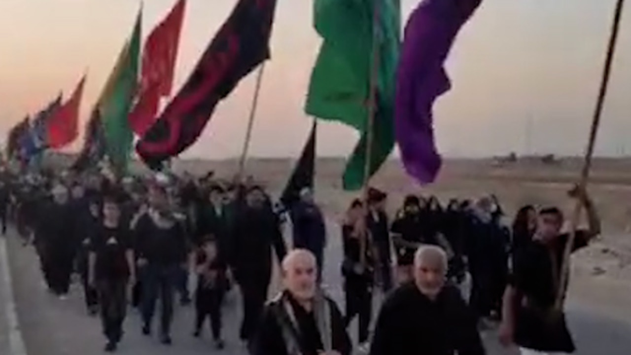 حرکت کاروان چند هزار نفری عشاق‌الحسین به سوی عراق + فیلم