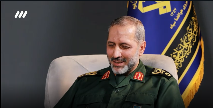 مردم در دفاع از کشور همیشه پای کار ایستاده‌اند