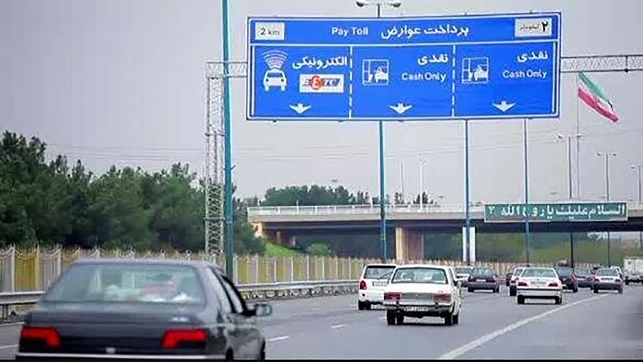 ایستگاه‌های پذیرایی و خدمت‌رسانی پلیس به مردم در محور‌های ورودی و خروجی شهر‌ها