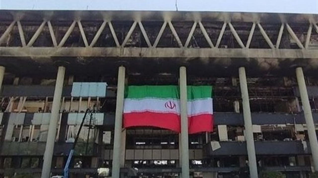 سوختن ساختمان شیشه‌ای صداوسیما نماد جنگ ما بود + فیلم