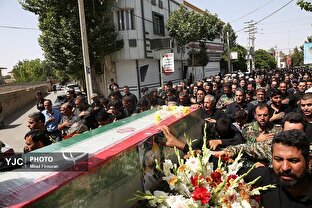 تشییع پیکر مطهر شهید رمضانعلی چوبداری در شهرستان چهارباغ کرج