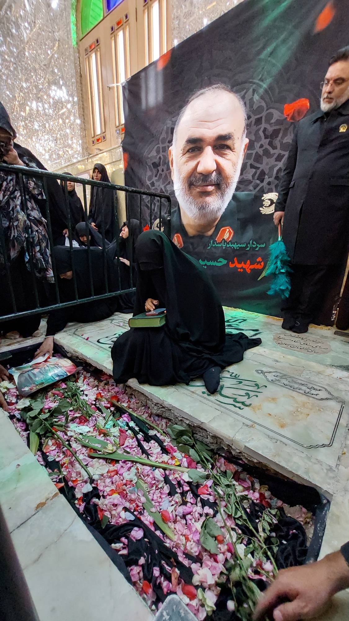 مراسم خاکسپاری سردار سلامی در حرم عبدالعظیم حسنی (ع)