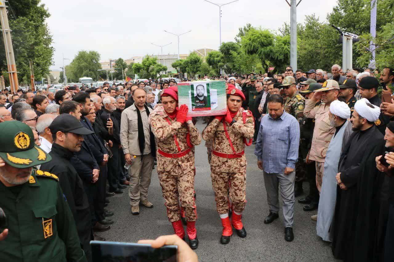 تشییــع پیکر قهرمان وطــــن؛ شهید سید محمـــد موســـــوی در خوی +فیلم وعکس&nbsp;