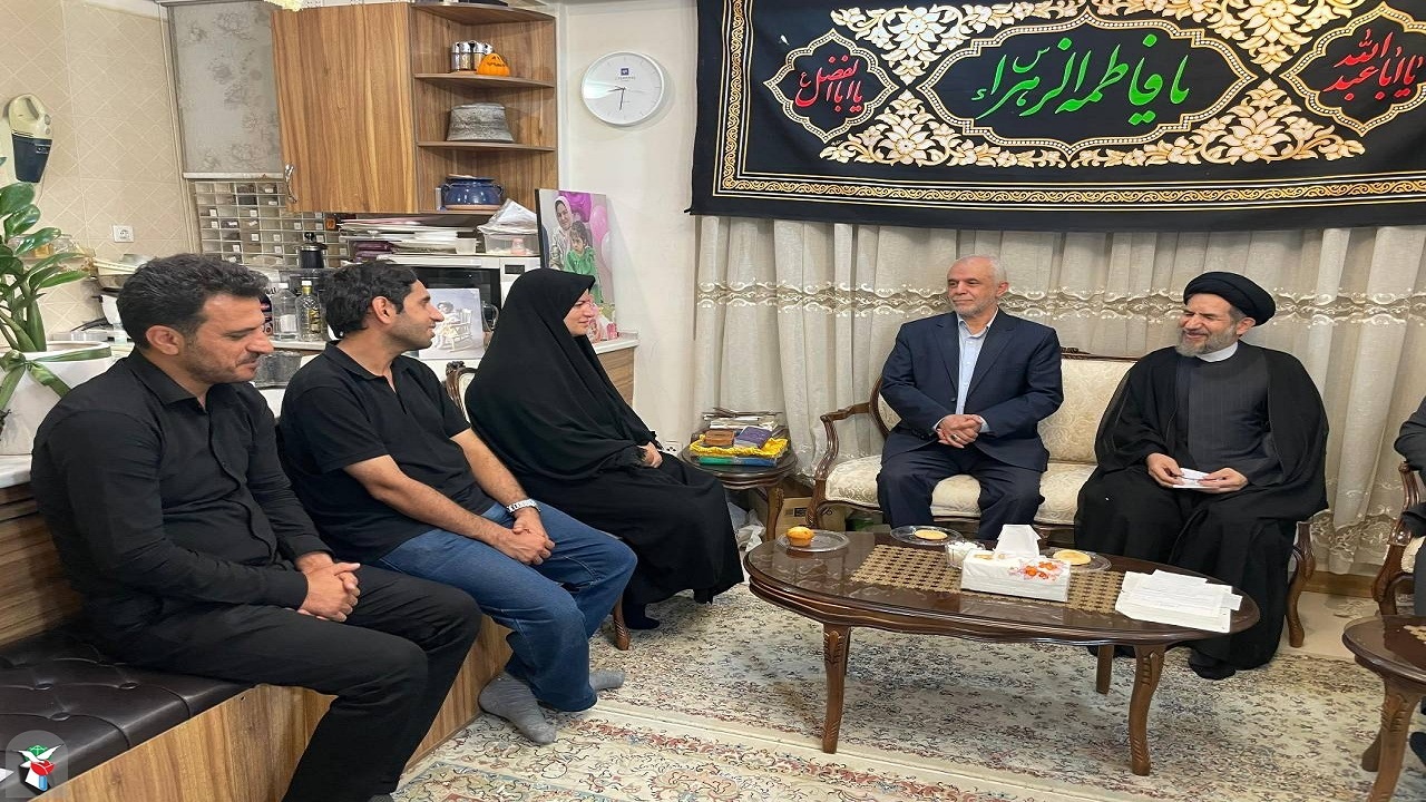 دیدار حجت‌الاسلام ابوترابی‌فرد با خانواده شهیدان عسگری