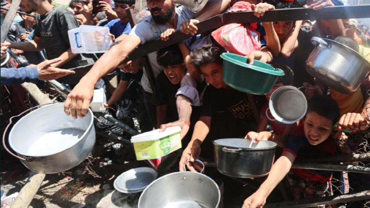 حداقل ۲۹۴ فلسطینی حین درخواست کمک بشردوستانه جان خود را از دست داده‌اند