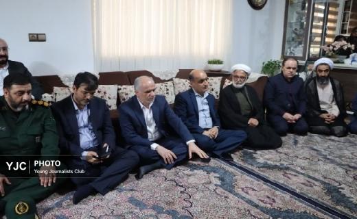 دیدار وزیر دادگستری  با خانواده های شهدای جنگ ۱۲ روزه در فومن