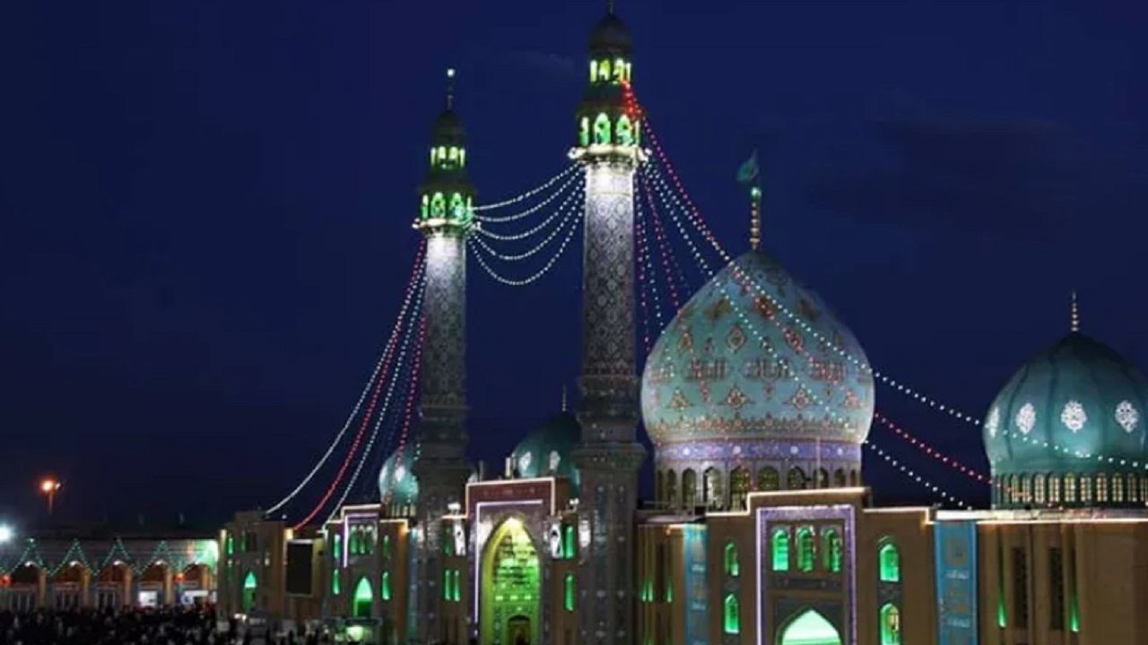 فریاد مرگ بر آمریکا در مراسم چهلم شهدای اقتدار در مسجد جمکران +فیلم