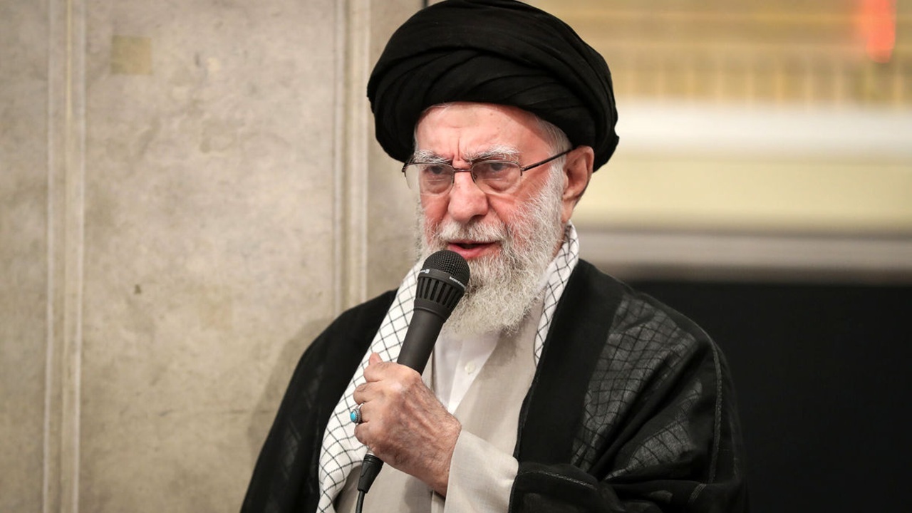 اشاره اخیر رهبر معظم انقلاب بر دشمنی آمریکا با دین و دانش ملت ایران + فیلم