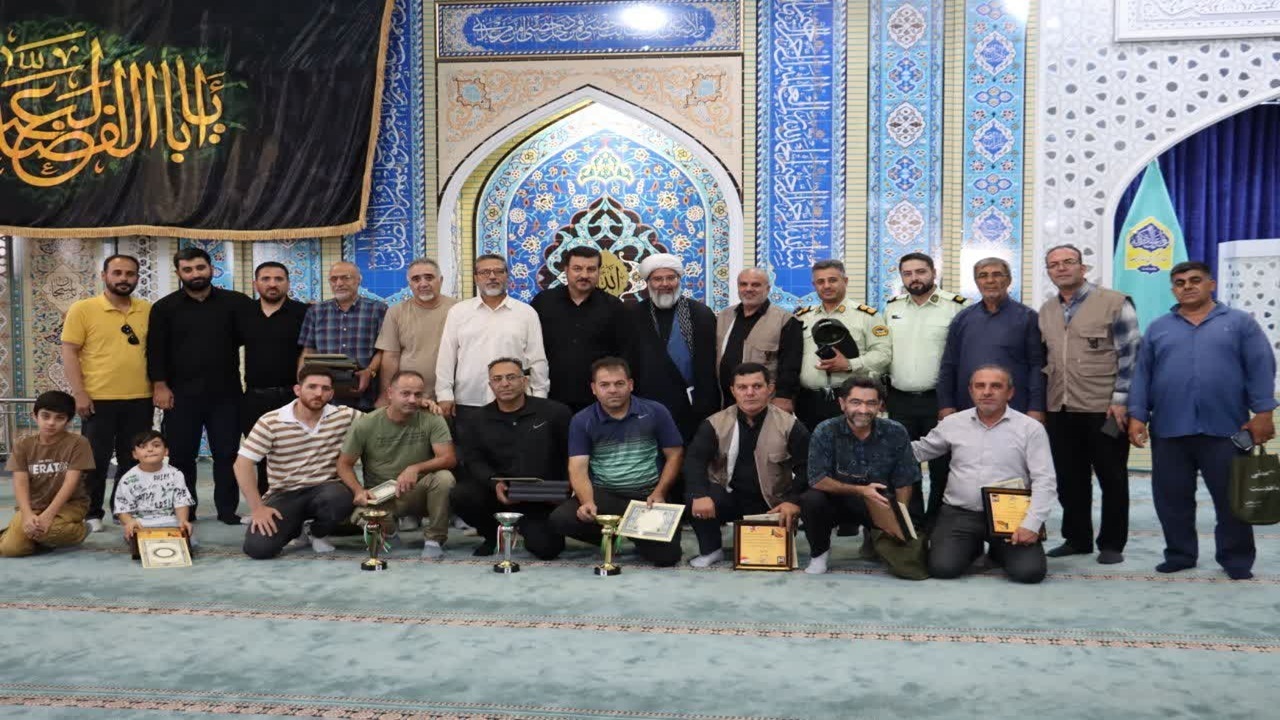 مراسم تجلیل از مسابقات فوتبال جام شهدا در ماهدشت + عکس