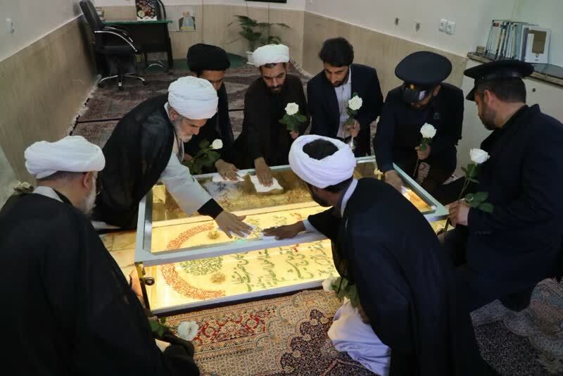 ادای احترام خادمان حرم بانوی کرامت به مقام شهید شیخ فضل&zwnj;الله نوری