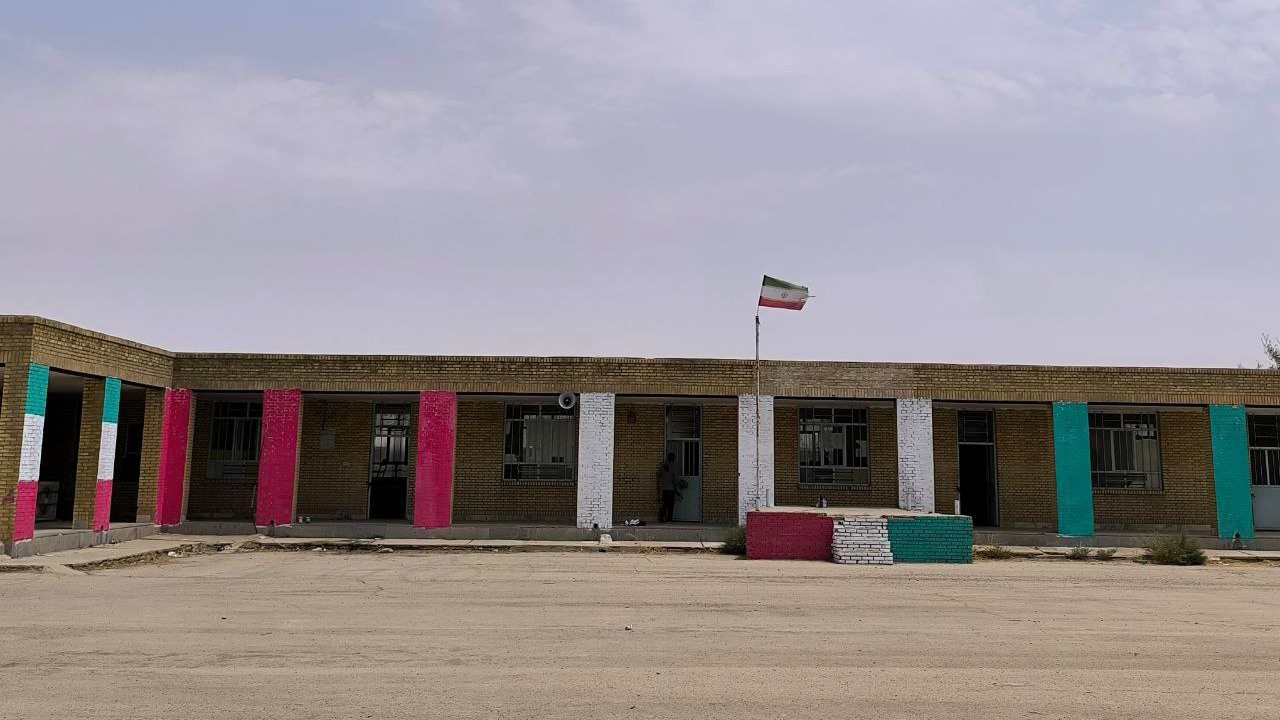 اردوی جهادی دانشجو معلمان خوزستانی در رامهرمز؛ از رنگ‌آمیزی مدارس تا دیدار با خانواده‌های شهدا