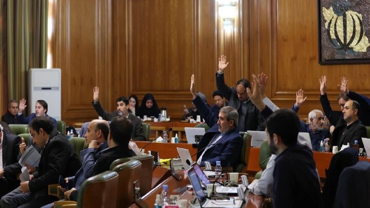 چمران برای پنجمین سال متوالی رئیس شورا باقی ماند