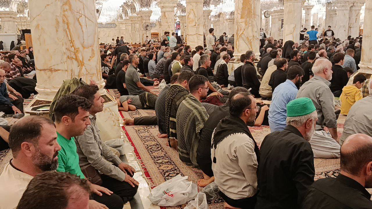 گوشه‌هایی از حال و هوای حرم امام علی (ع) در آستانه اربعین حسینی + فیلم