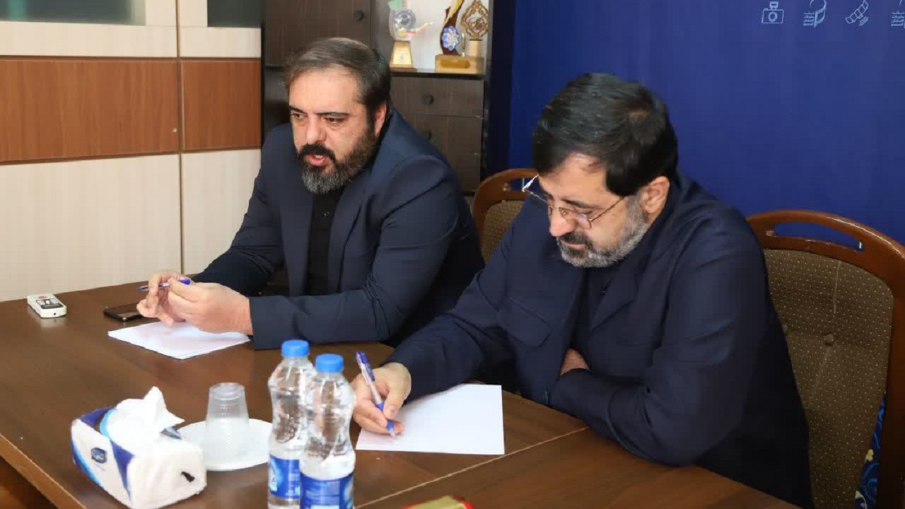 رتبه نخست کشوری قم در عرصه سرانه رسانه با ۶۲۷ رسانه مجوزدار