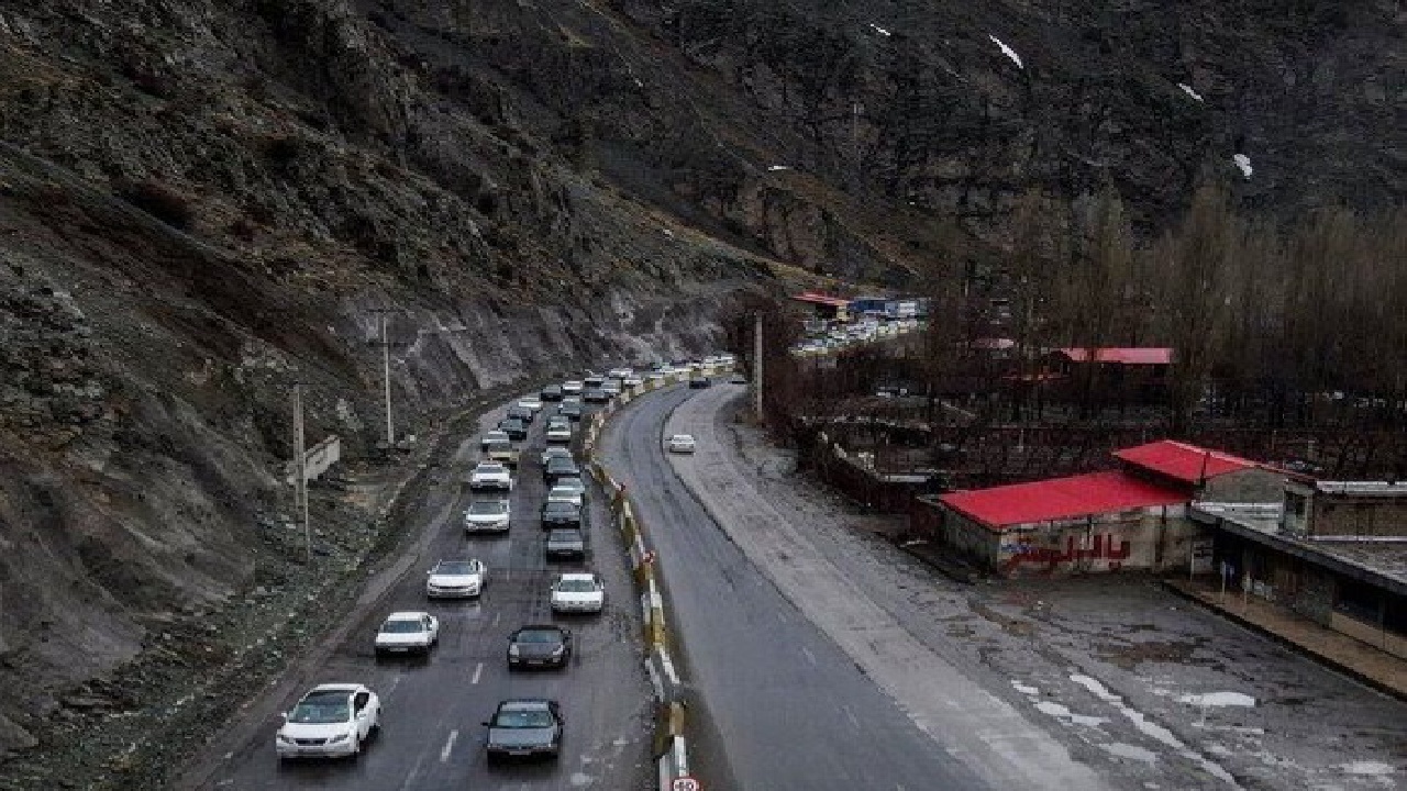 ترافیک در جاده‌های هراز و کندوان پرحجم و سنگین است