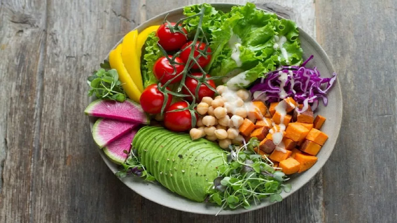 برای کاهش وزن نوع غذا مهم‌تر از میزان کالری است