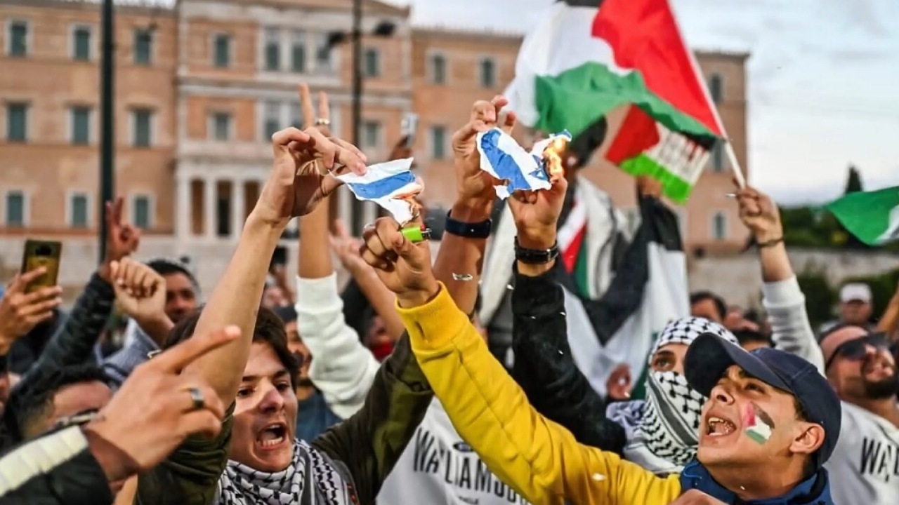 اعتراف شبکه صهیونیستی آی‌۲۴ به موج شدید اسرائیلی‌ستیزی در یونان! + فیلم