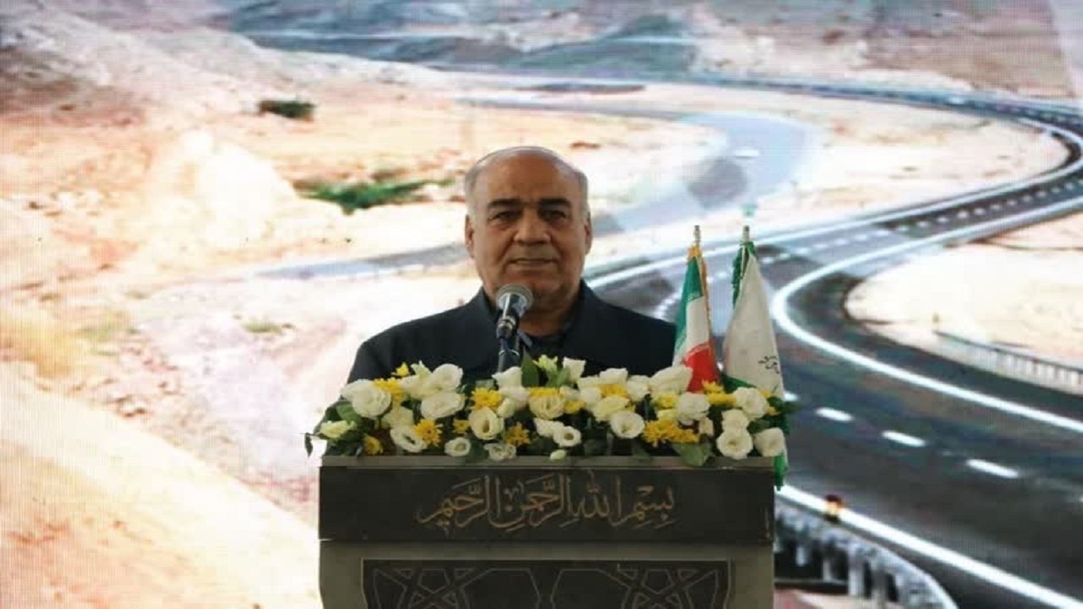 باشگاه خبرنگاران -بهره‌برداری از ۵۰ کیلومتر باند دوم محور یزد ـ طبس