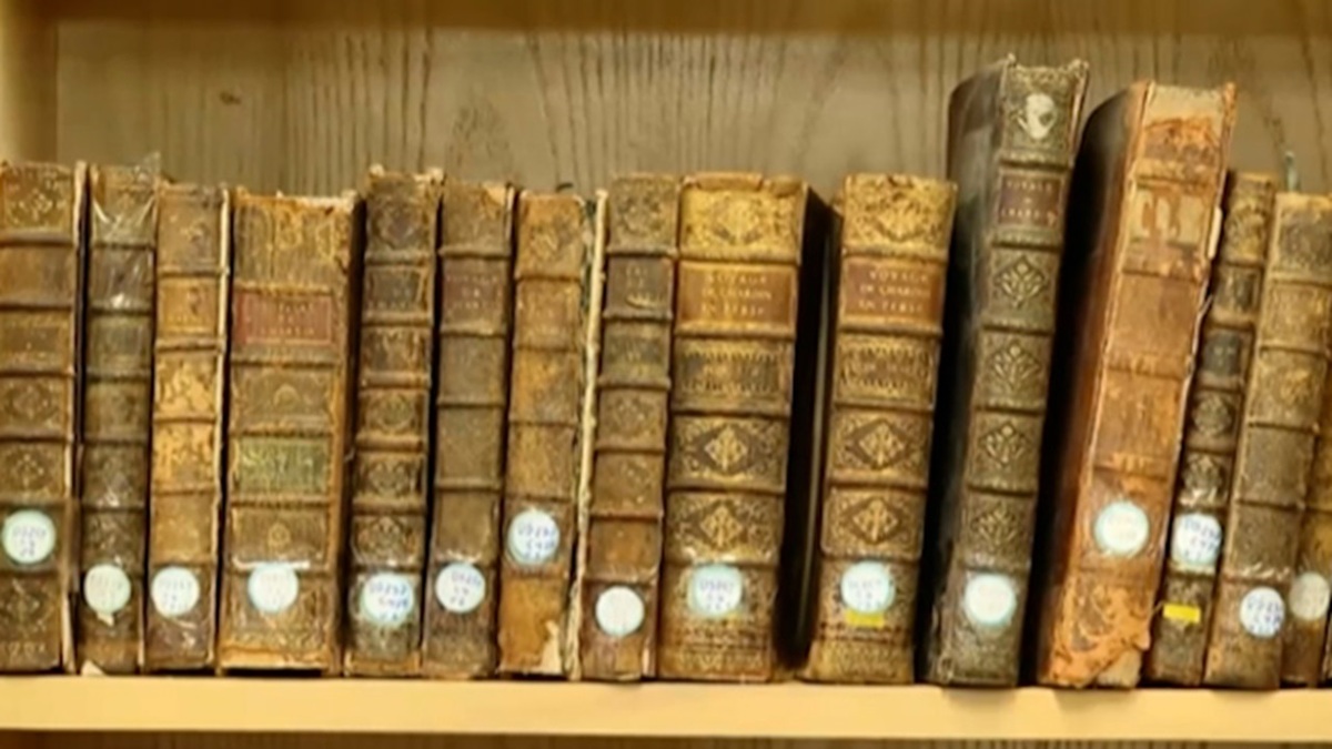 «عموکتابی» در خدمت ترویج فرهنگ مطالعه در روستا‌های تفت + فیلم