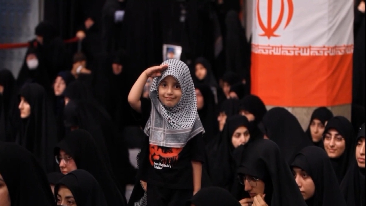 گفتگو با خانواده شهید علیزاده + فیلم