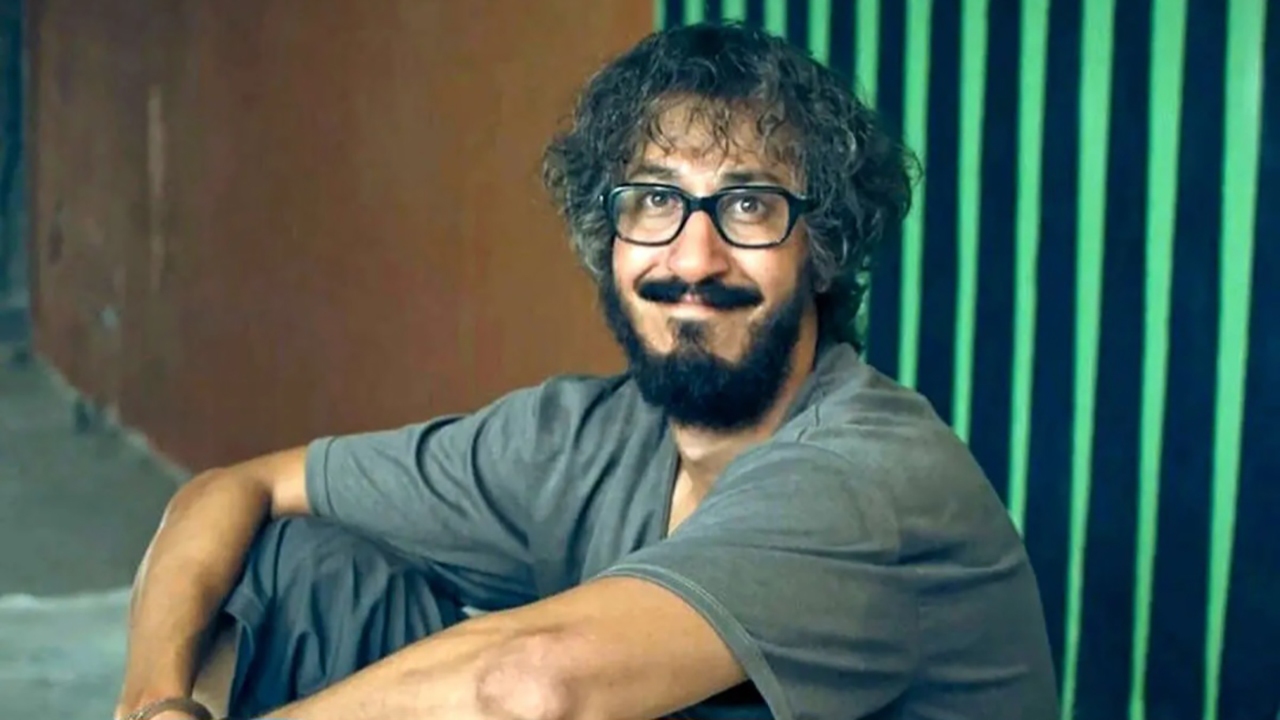 مرد عینکی؛  تقلیدی ناتمام از سینمای کمدی اکشن