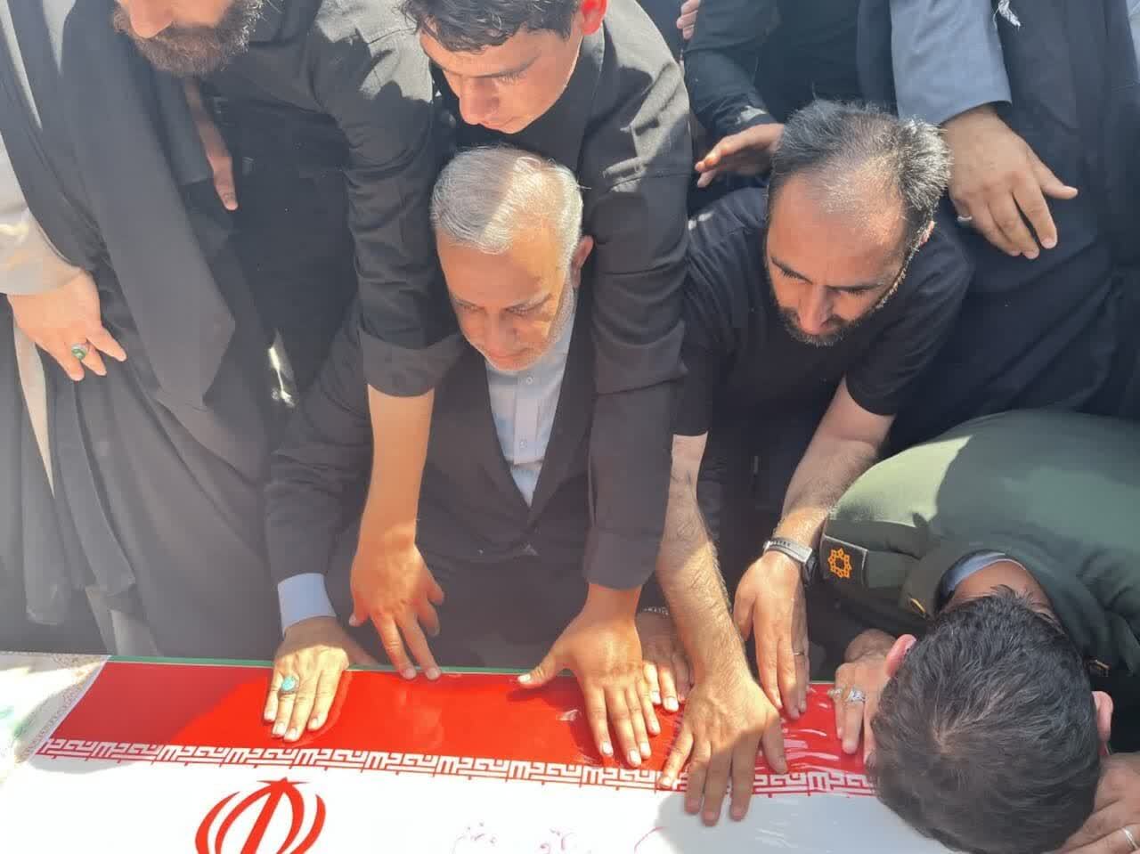مراسم تشییع شهدا در شهرستان بهارستان
