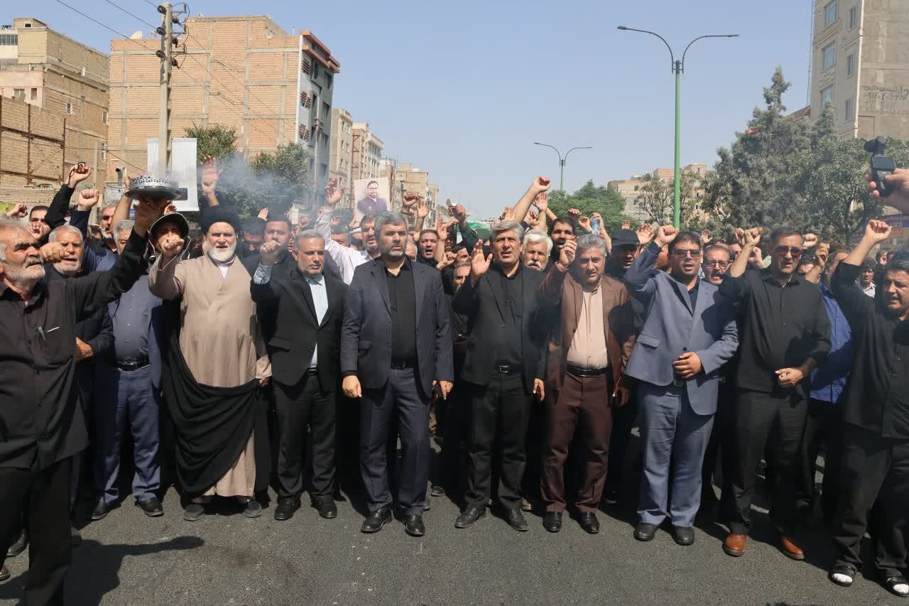 تشییع پیکر مطهر شهید اسماعیل پاشایی در شهرستان بهارستان