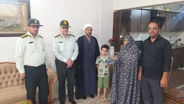 برگزاری مراسم تجلیل و دیدار از خانواده آزادگان در نیشابور برگزاری مراسم تجلیل و دیدار از خانواده آزادگان در نیشابور
