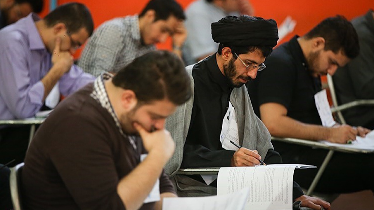 برگزاری سیزدهمین آزمون استخدامی به تعویق افتاد