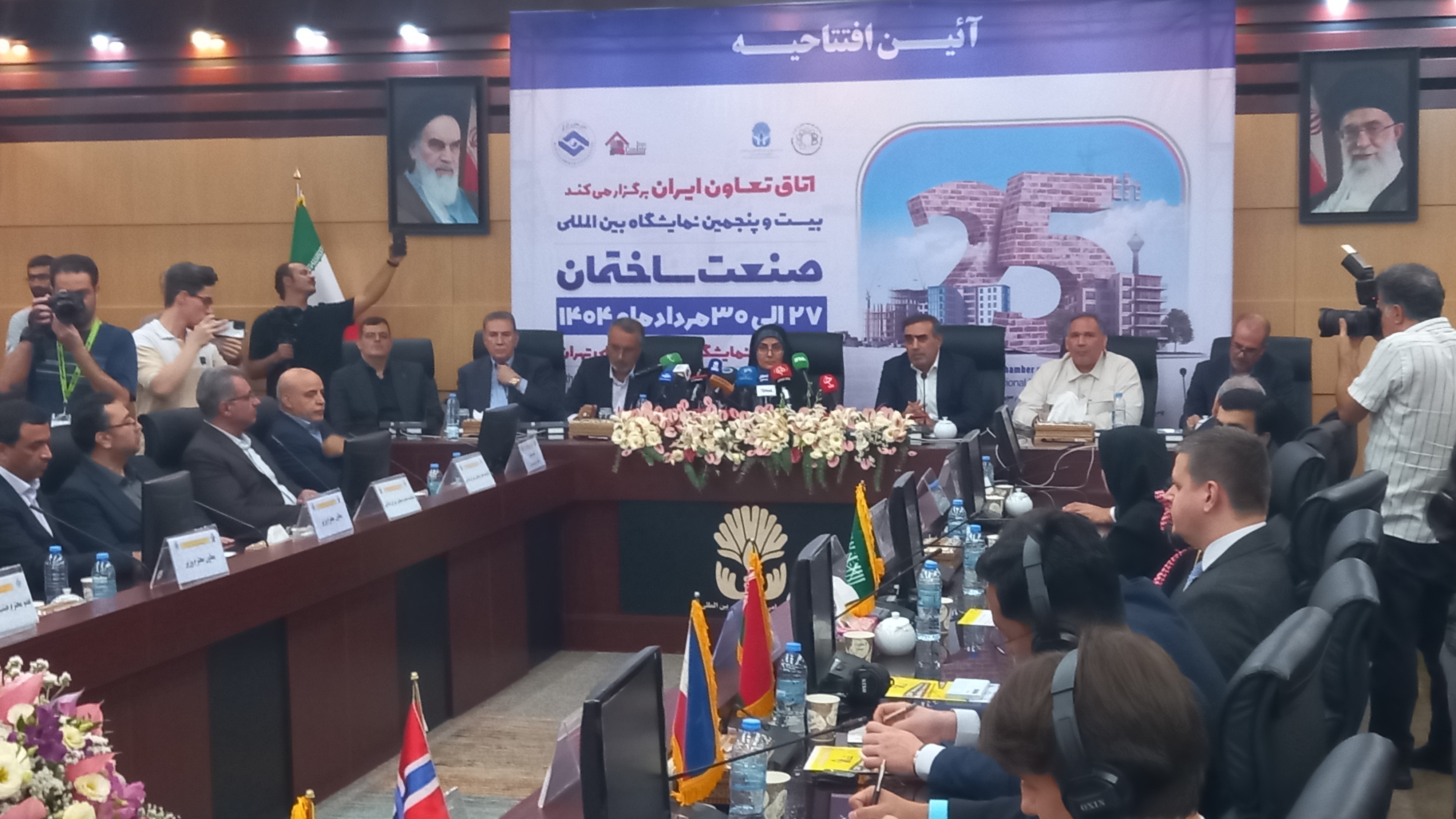 تنها راه توسعه کشور بخش خصوصی است/ بازار مصالح ساختمانی درگیر رانت است+ فیلم