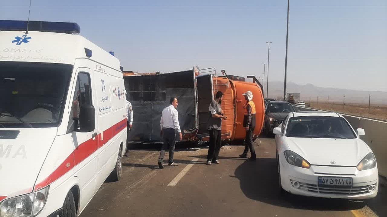 کامیون ها در قم حادثه آفریدند