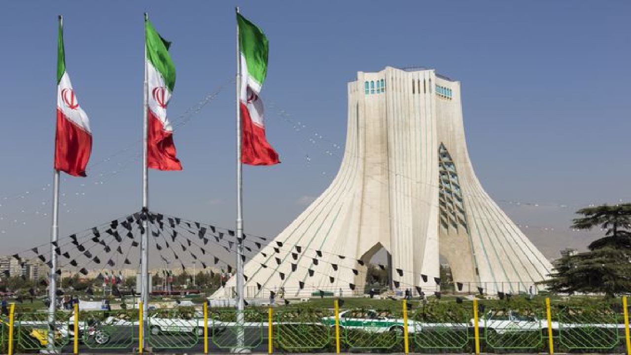 روایت مردم از ۷۲ سال تاریخ ایران + فیلم