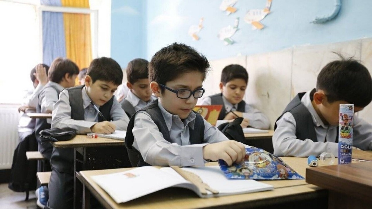 ۸۰۰ هزار دانش‌آموز پایه‌های ششم تا نهم هنوز ثبت‌نام نکرده‌اند/ علت اصلی، تأخیر در اعلام نتایج و ضعف اطلاع‌رسانی