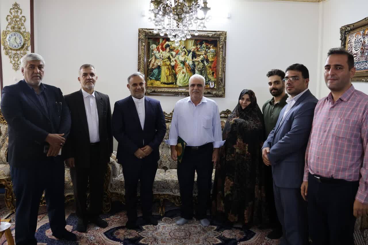 دیدار مسئولان بهارستان با دو تن از آزادگان دیدار مسئولان بهارستان با دو تن از آزادگان