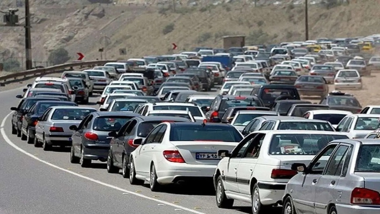 نمایی از ازدحام جمعیت و شلوغی در جاده های شمالی کشور در روزهای پایانی ماه صفر + عکس