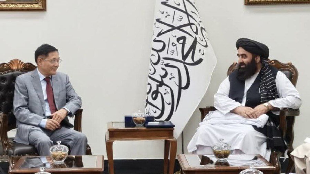 دیدار نماینده چین با سرپرست خارجه طالبان؛ تأکید بر همکاری برای بازسازی افغانستان 