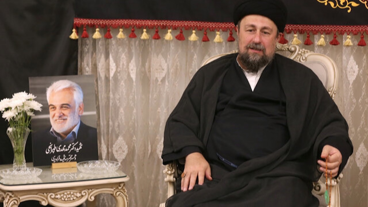 دیدار سید حسن خمینی با خانواده شهید طهرانچی دیدار سید حسن خمینی با خانواده شهید طهرانچی
