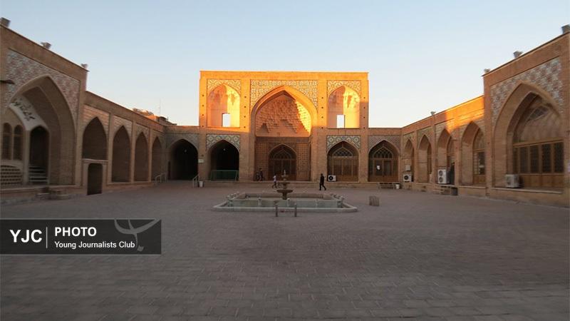 قاب&zwnj;هایی از شکوه مسجد جامع قم