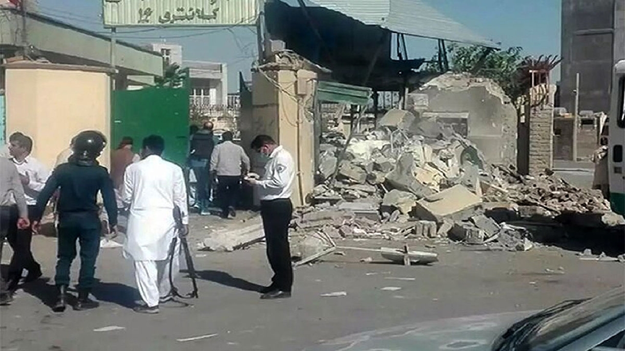 نخستین تصاویر از آغاز حمله تروریست‌ها به دادگستری زاهدان + فیلم