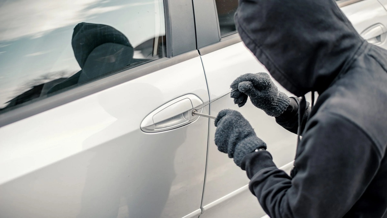 جلوگیری از سرقت خودرو و محتویات داخل آن
