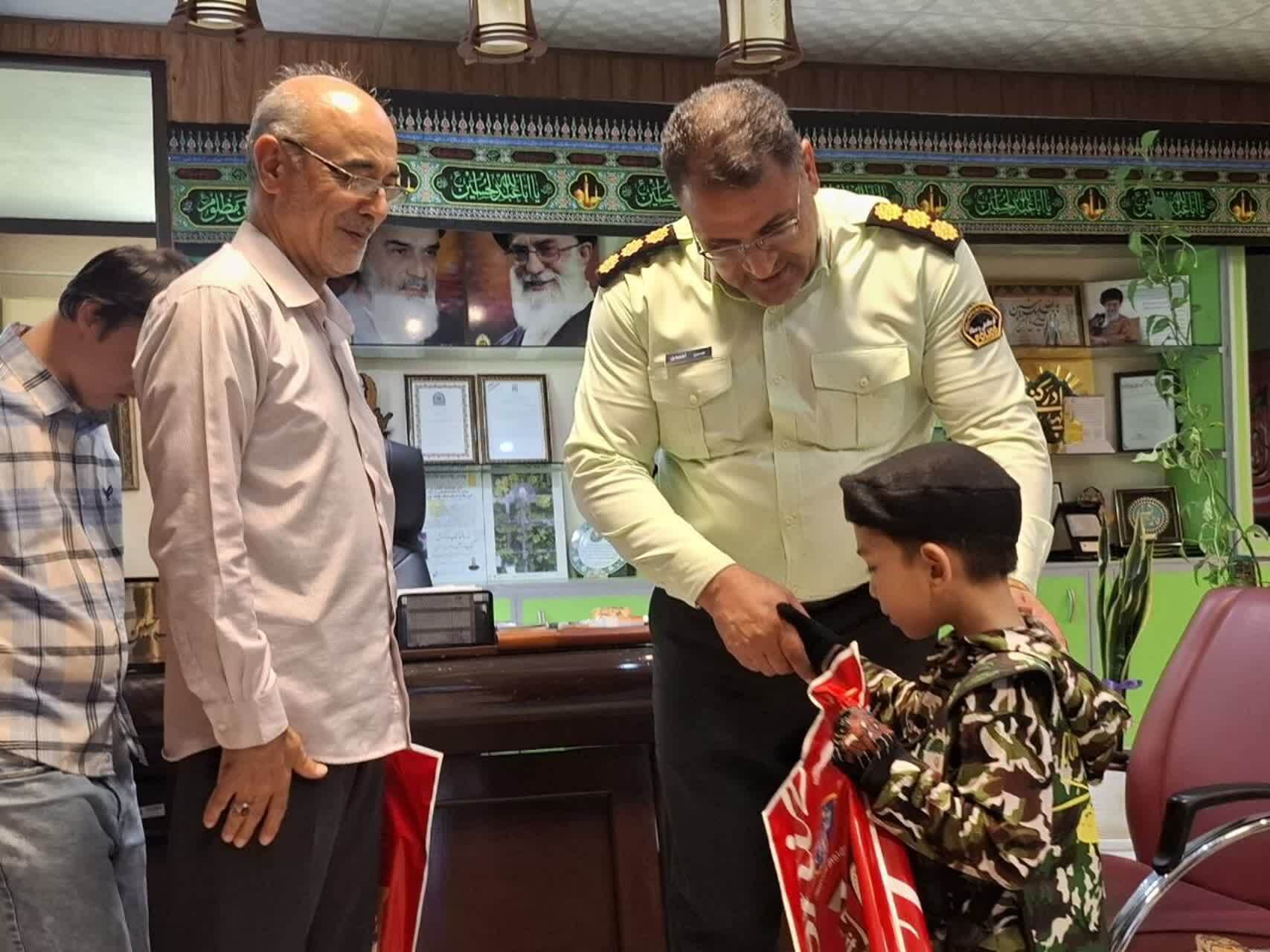 کودک ۷ ساله ای که رئیس پلیس نیشابور شد