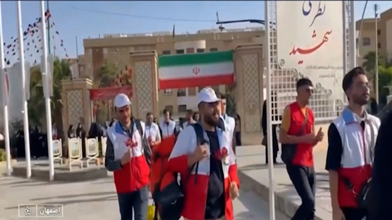 اعزام جمعی از جوانان برای خدمت رسانی به زائران در مشهد + فیلم