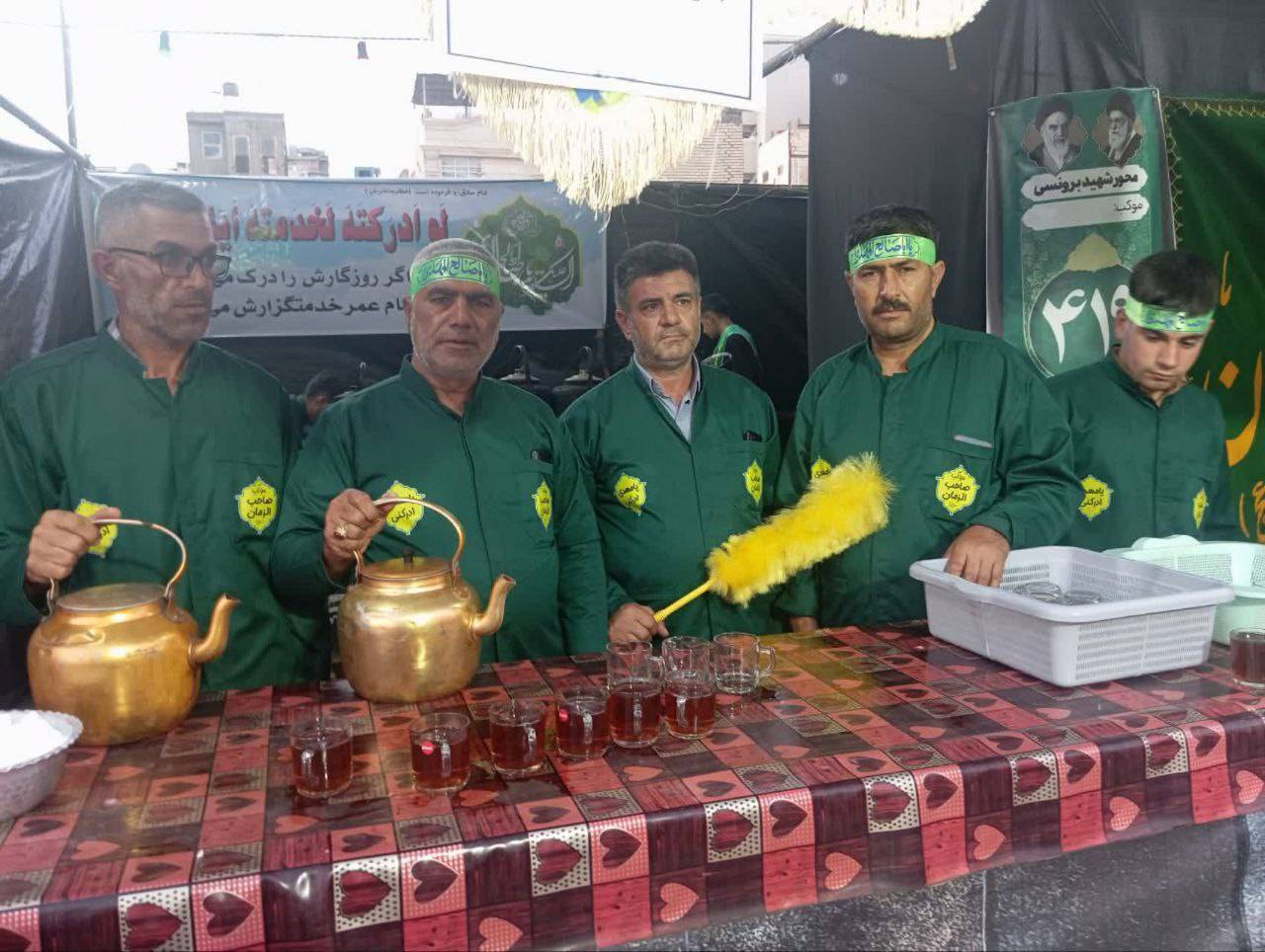 پذیرایی موکب داران دیزج_دیز از سوگواران امام رضا (ع) در مشهد مقدس + فیلم و عکس