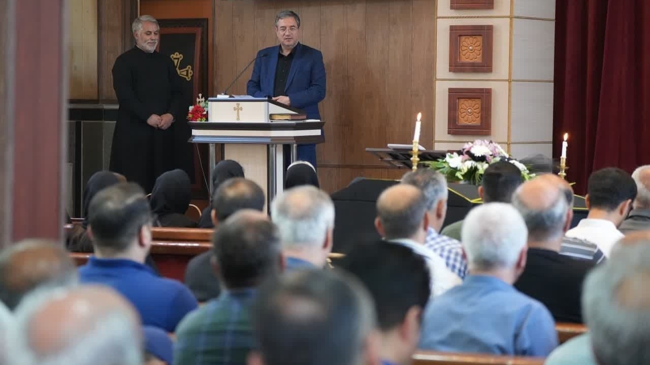 تشییع پیکر مادر شهید مسیحی هرمز باباخانی در ارومیه