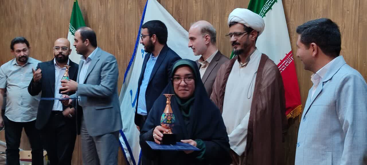 گرامیداشت هفته دولت در نیشابور با حضور جمعی از اصحاب رسانه گرامیداشت هفته دولت در نیشابور با حضور جمعی از اصحاب رسانه