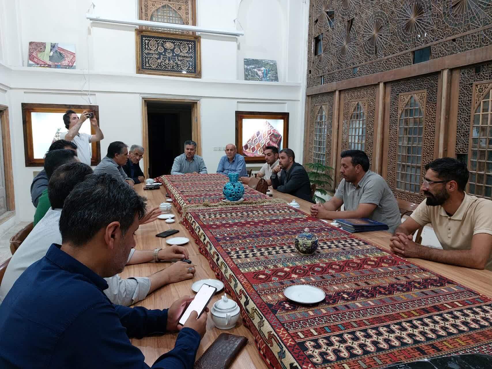 ارسال ۱۱۲ آثار به دبیرخانه نهمین جشنواره سراسری ورنی در شهرستان اهر
