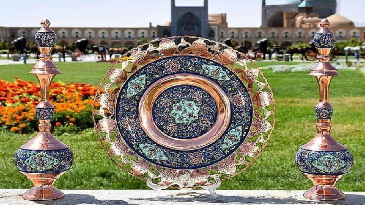 آیا صنایع دستی اصفهان در مسیر جهانی شدن عقب مانده است؟
