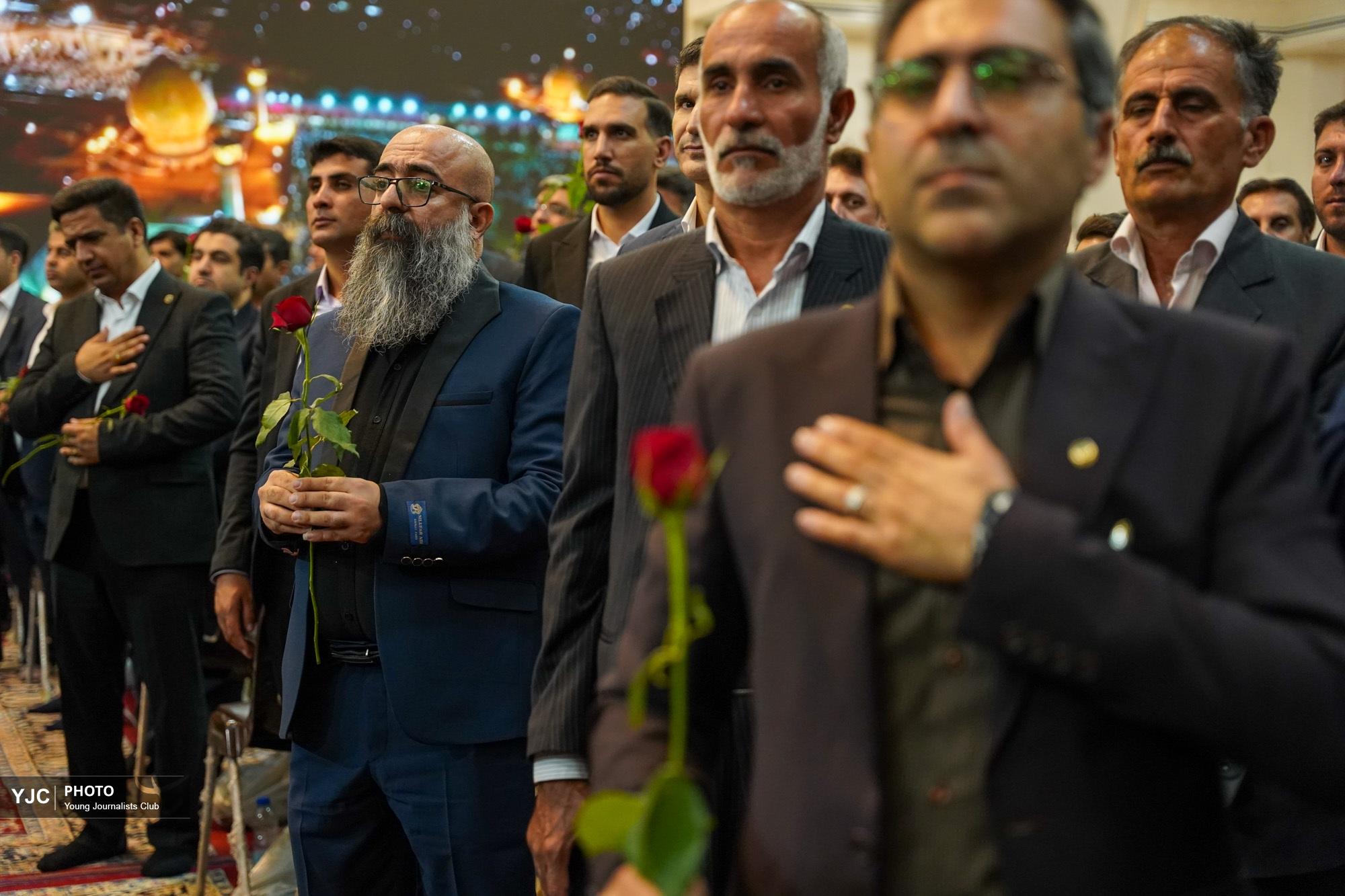 مراسم تحلیف وکلای فارس در حرم شاهچراغ (ع) + تصاویر